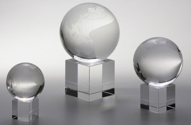 Globe on base Globe on base