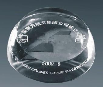 Dome with flat spot paperweight Dome with flat spot paperweight
