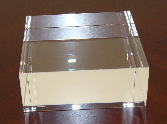 Crystal base Crystal base
